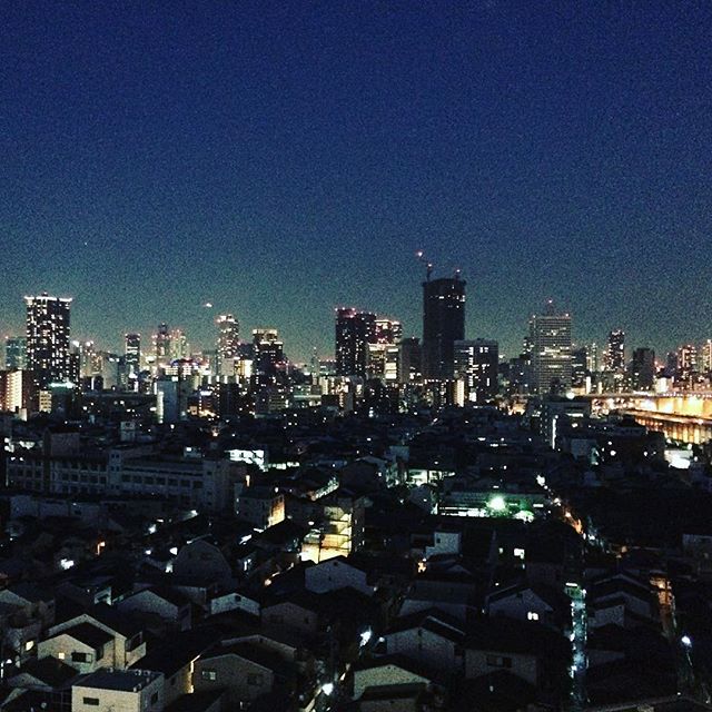 久しぶりに都会の夜景を堪能。すっかり人の多さには弱くなったけど、たまには都会で刺激をもらわないとね。関西でも仕事したいなぁー。#夜景 #梅田 (Instagram)